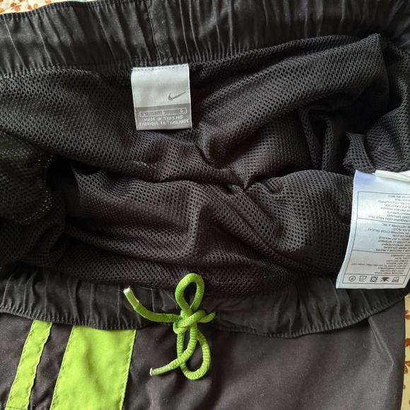 Y2K Silver Tag Nike sport shorts, no flaws. SzL - Picture 4 of 5